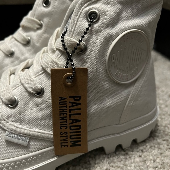 Palladium Women's White Combat Boots - Picture 4 of 6